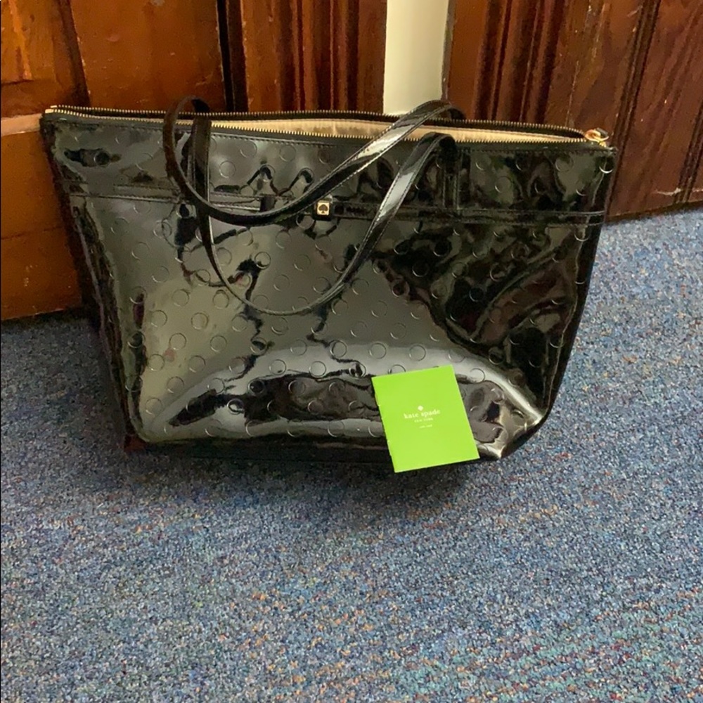 Perfect bag with zipper closed top